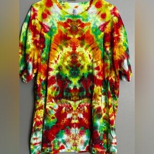 Homemade UV REACTIVE shirt 📸 AMERICAN APPAREL Vibrant Tie-Dye T-Shirt